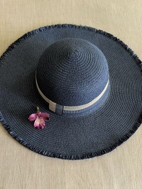 Wide Brim Straw Sun Hat with Contrast Band - Navy